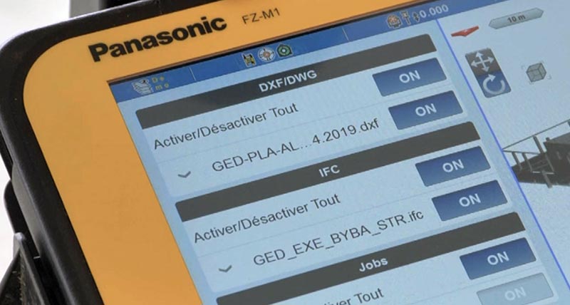 Leica iCON building construction software on construction tablet
